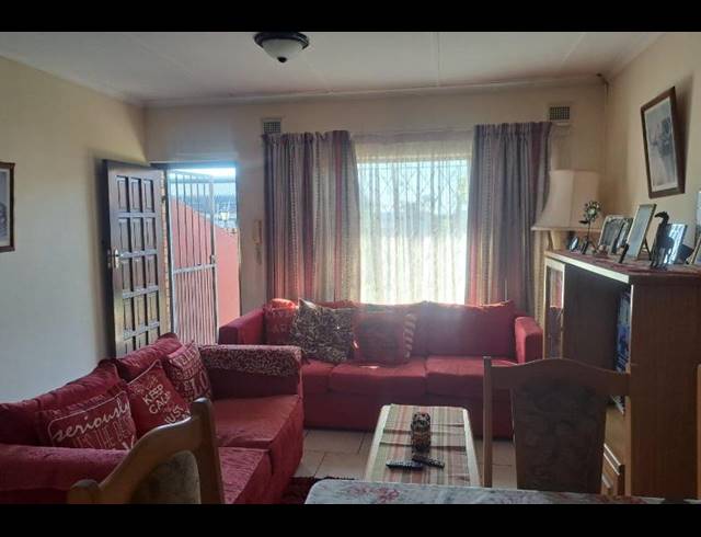 2 BEDROOM SIMPLEX FOR SALE IN MONTCLAIR